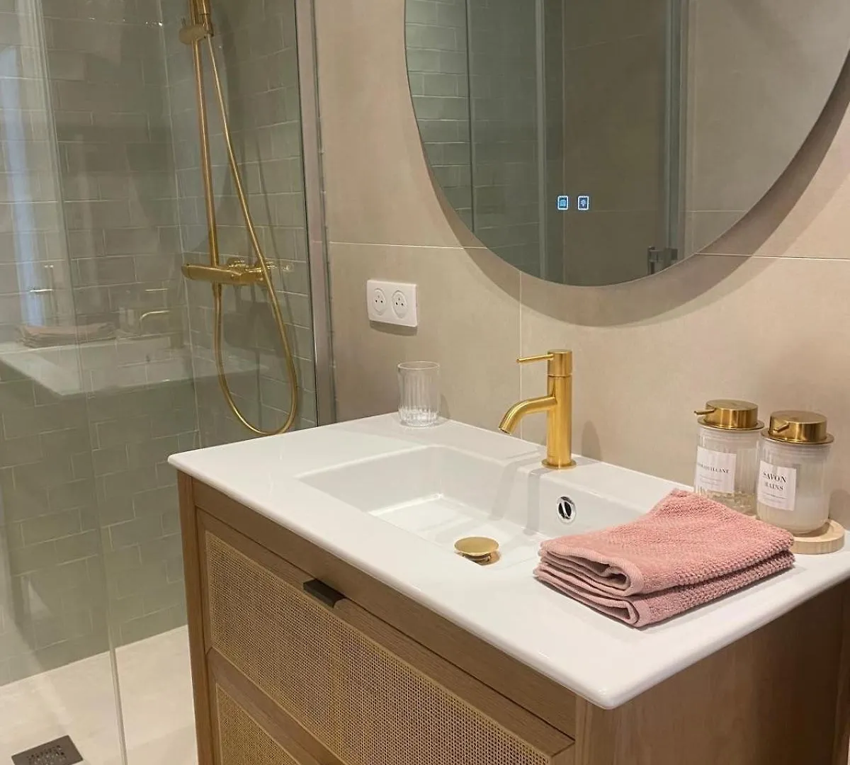 Apartmán Escapade Parfaite En Centre-Ville - Piscine, Tennis, Parking - A 10 Min De La Croisette ! Le Cannet